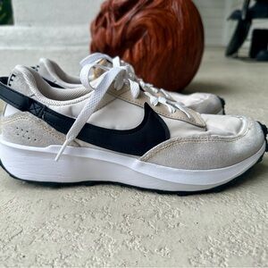 Women’s Nike Waffle Debut Running Shoe